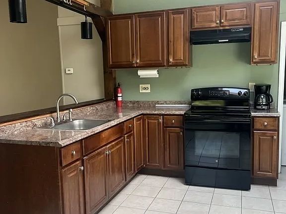 3rd image of 91 Robbins St #2
