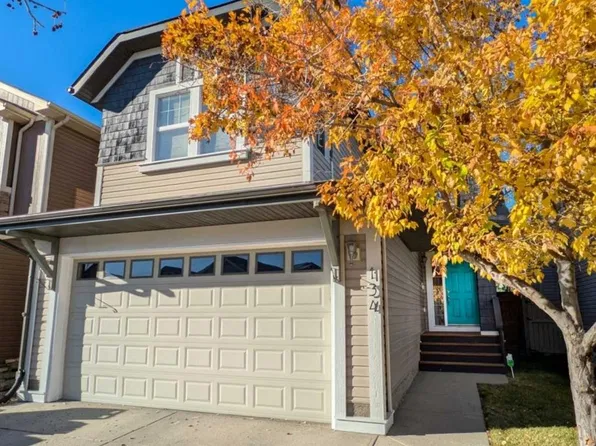 134 E Autumn Close SE, Calgary, AB T3M 0K2