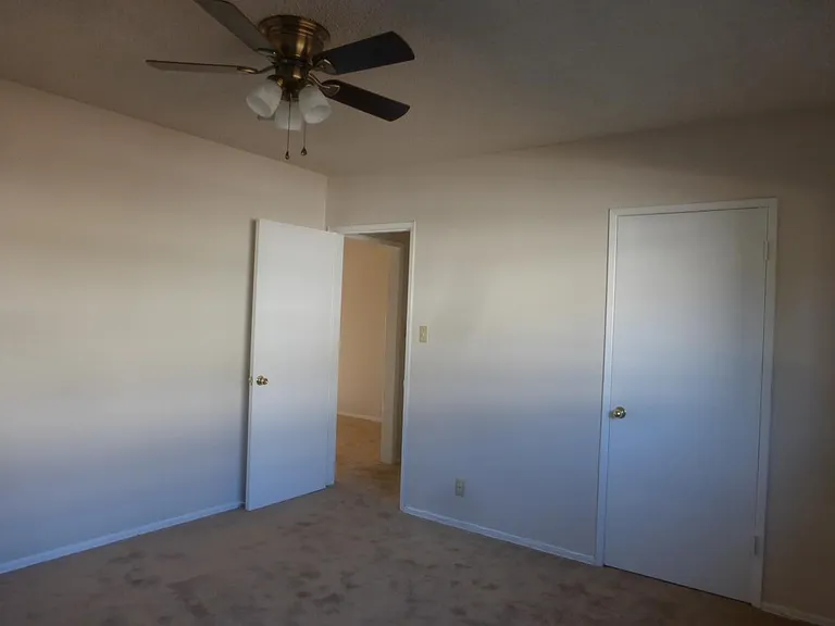 1622 Grismer Ave #G — Photo 11