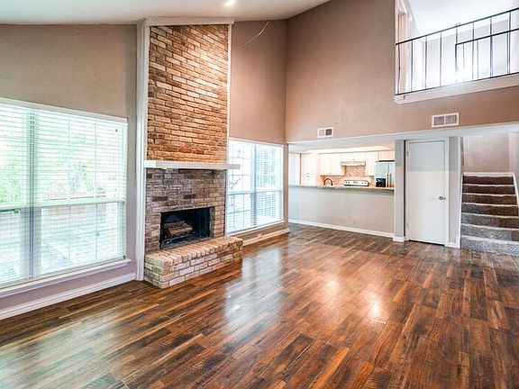 3rd image of 2209 Heritage Cir