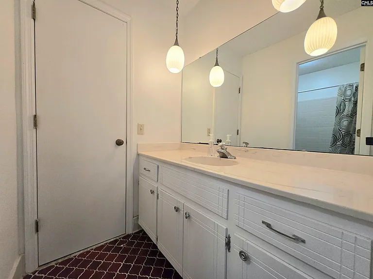 77 Northlake Rd — Photo 42