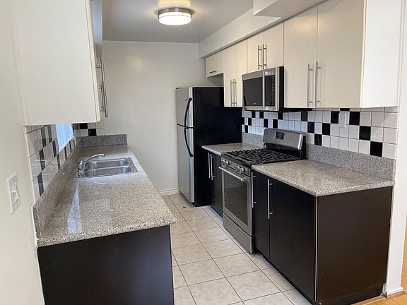 2nd image of 1016 N Stanley Ave #10