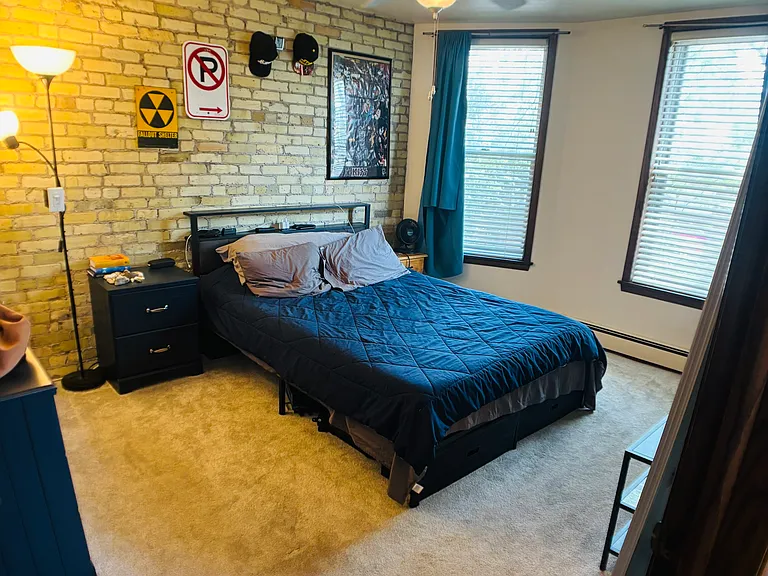 1702 N Farwell Ave #2 — Photo 5