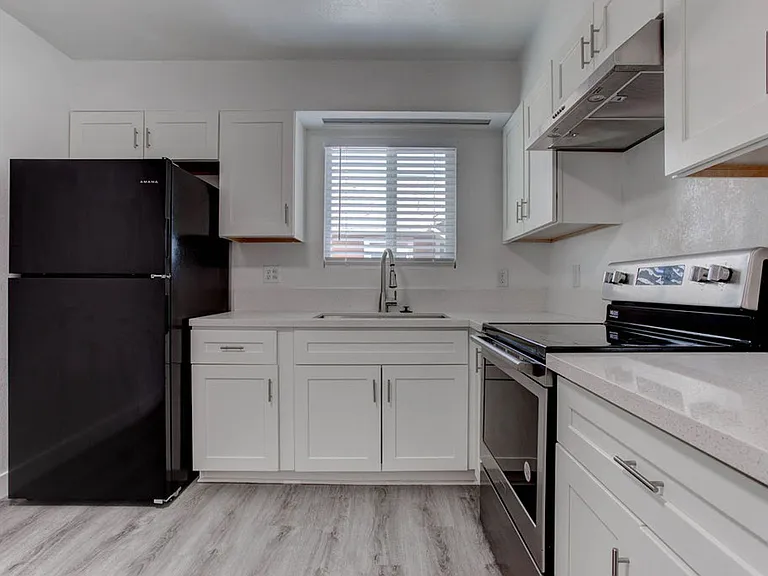 921 Snug Harbor St — Photo 7