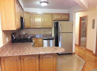 4216 23rd Ave #2, Astoria, NY 11105