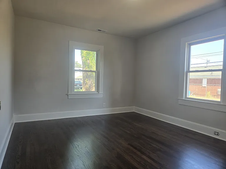 203 N Sylvan Dr — Photo 7