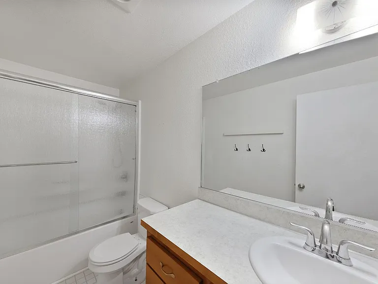 2528 Libbey Rd — Photo 7