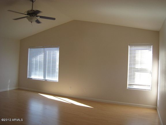 5th image of 800 N Entrada St