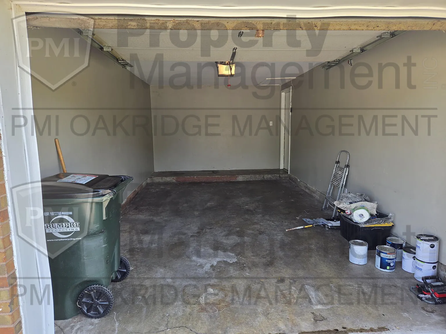 3 bed, 1.0 bath, 1029 sqft, $1,350 — Photo 3