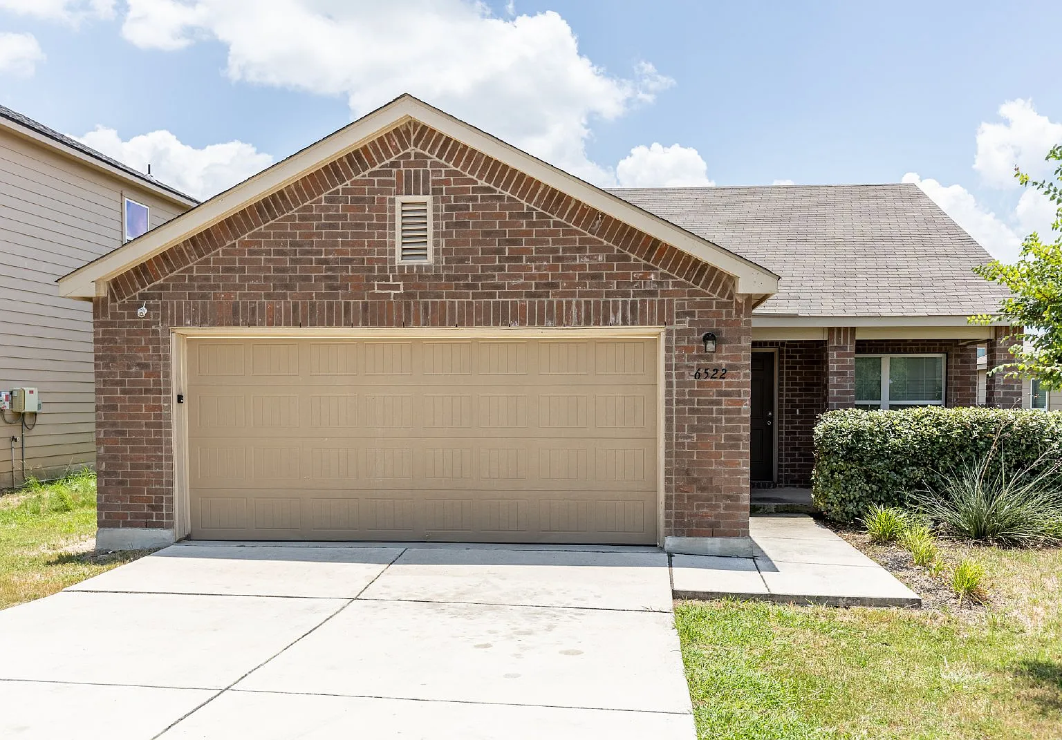 3 bed, 2.0 bath, 1069 sqft, $1,550 — Photo 1