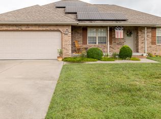 879 W Linwood Ave, Nixa, MO 65714
