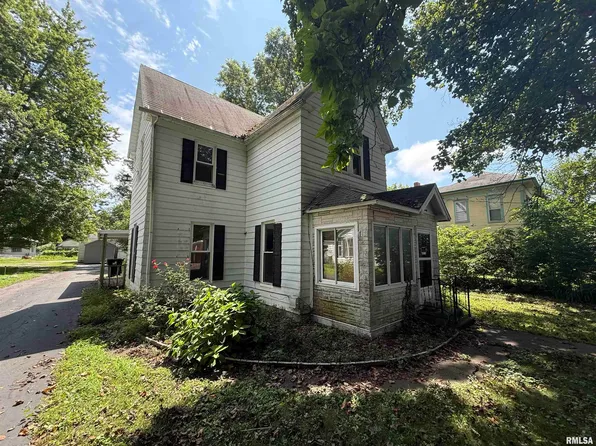 420 6th St, Illiopolis, IL 62539