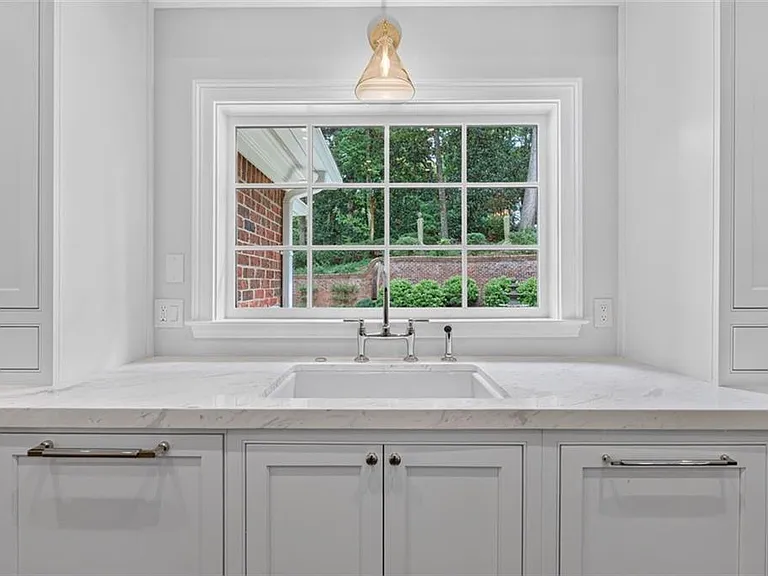 140 Valley Rd NW — Photo 26