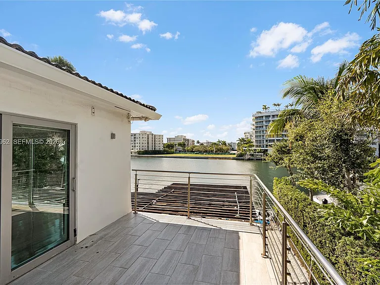 9380 Bay Dr — Photo 34