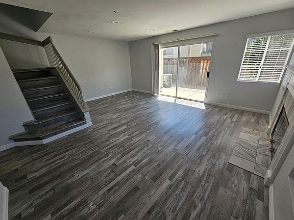 Living room/Dining Area