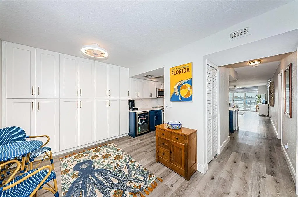 2 bed, 2.0 bath, 1185 sqft, $7,510 — Photo 4