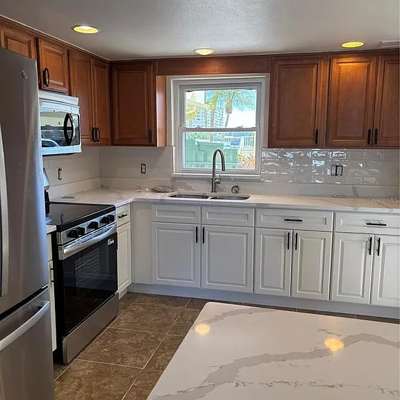 4725 Cove Cir #104 — Photo 6
