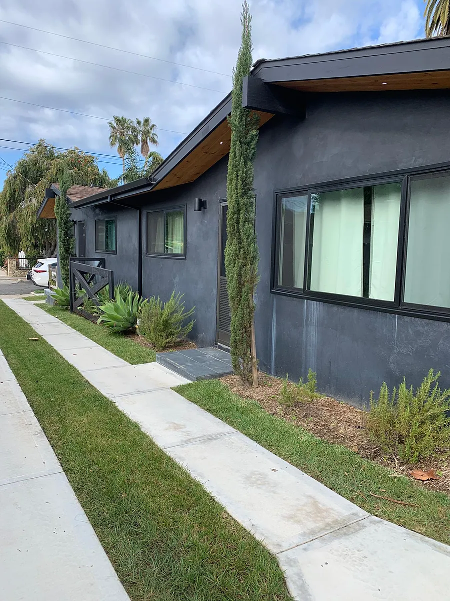 Front of Unit B - 1716 Sunset Ave #B