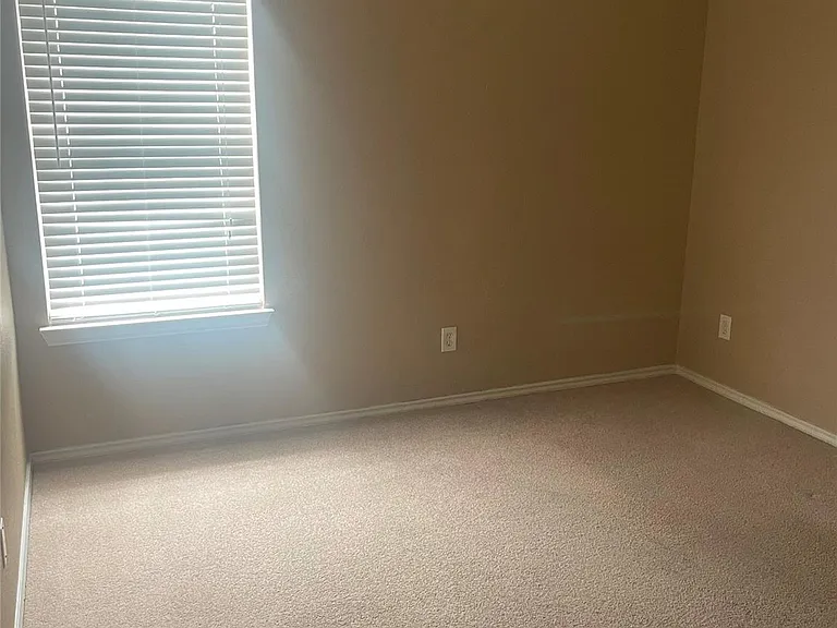 5815 Vinemont Ln — Photo 21