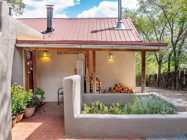 57 N Main St, Pecos, NM 87552