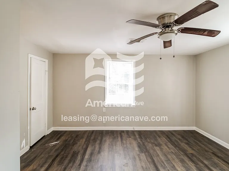 711300_007_wm_-_main_bedroom_13525259.jpg