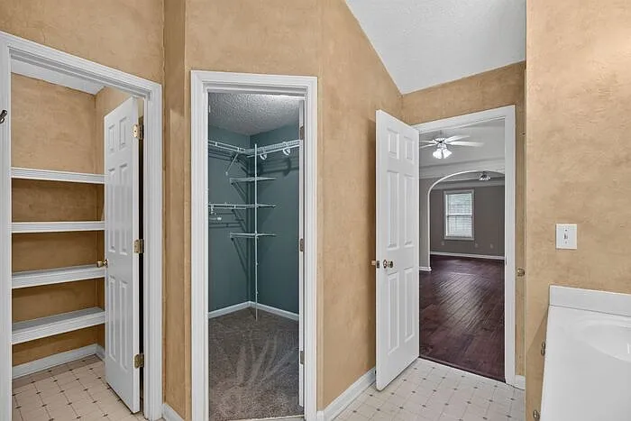 390 Silverthorn Dr NW — Photo 17