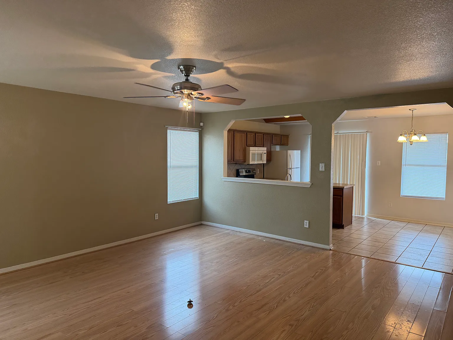3 bed, 1500 sqft, $1,650 — Photo 3