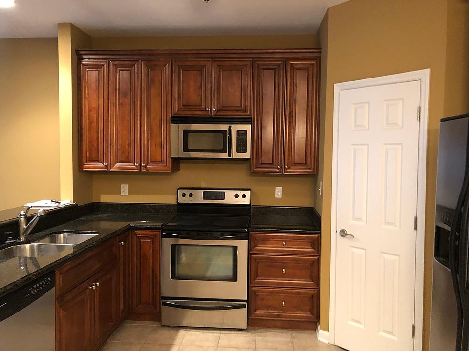 1st image of 2211 River Park Ct