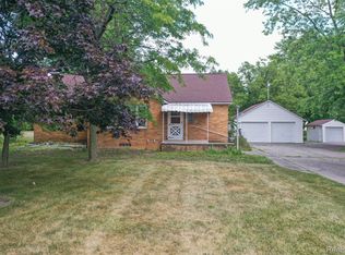 430 N Center Rd, Saginaw, MI 48638