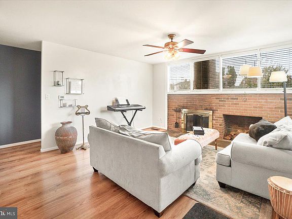 4th image of 456 Carrollton Dr