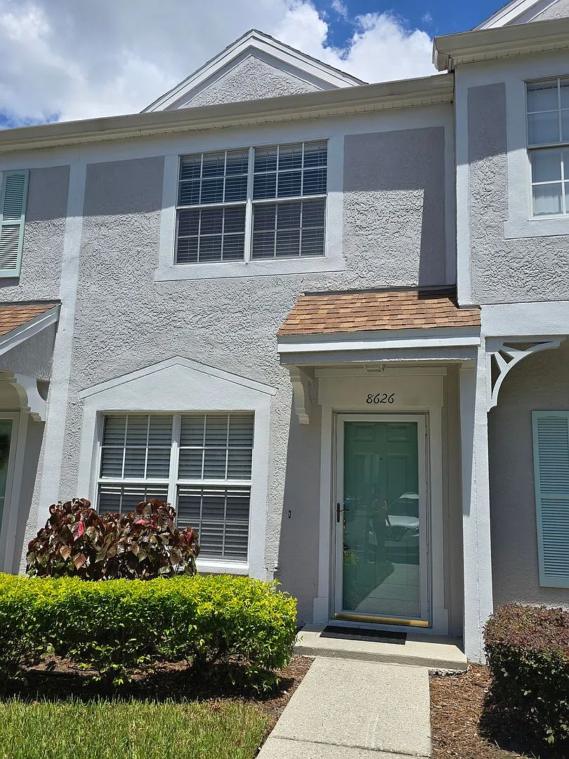 Immaculate 2-Bedroom, 2.5-Bath Townhome in Gated Hunter's Key Prime New Tampa Location — Photo 1