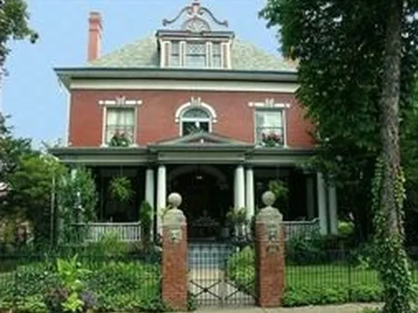 425 E 11th Ave, Homestead, PA 15120