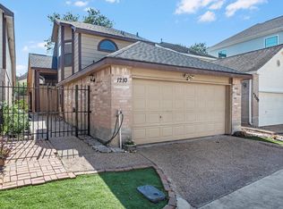 1210 Normans Woods St, Houston, TX 77077