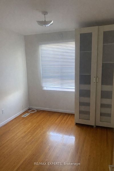 Toronto House for rent - 3 Bedrooms — photo 5