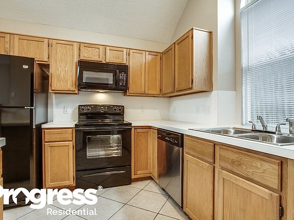 3rd image of 1806 Dartbrook Dr