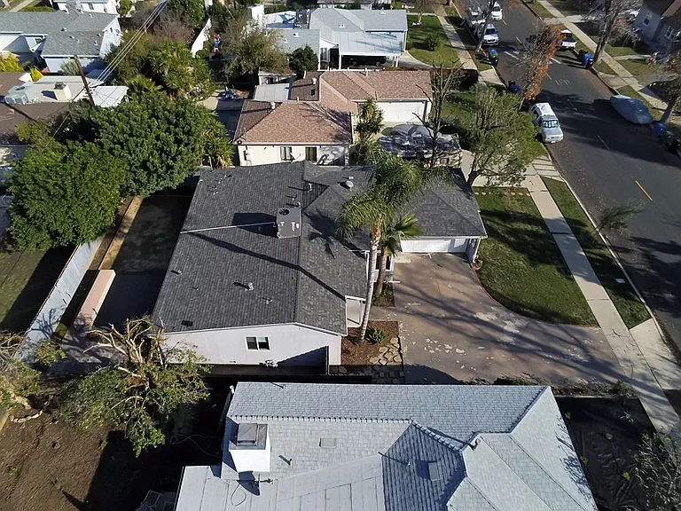 18337 Erwin St — Photo 18