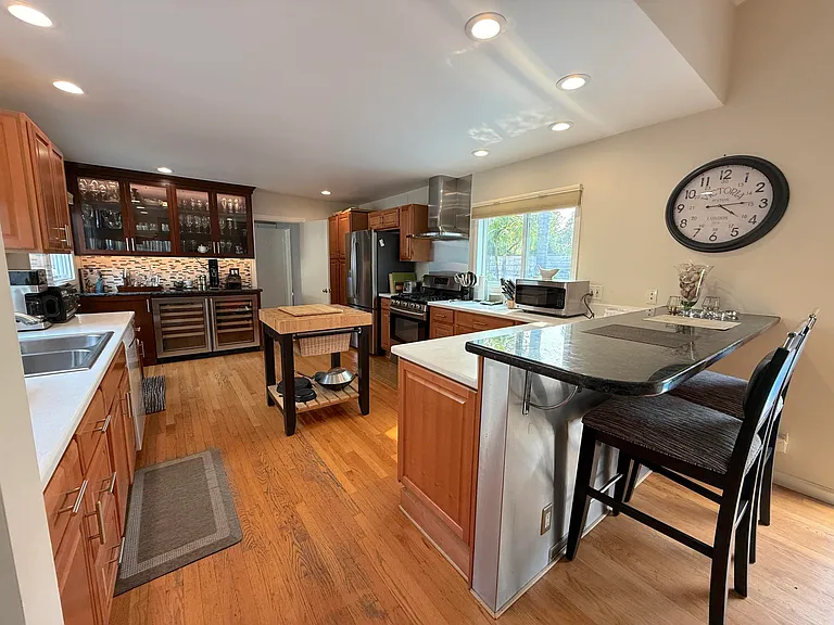 345 N Ontare Rd — Photo 5