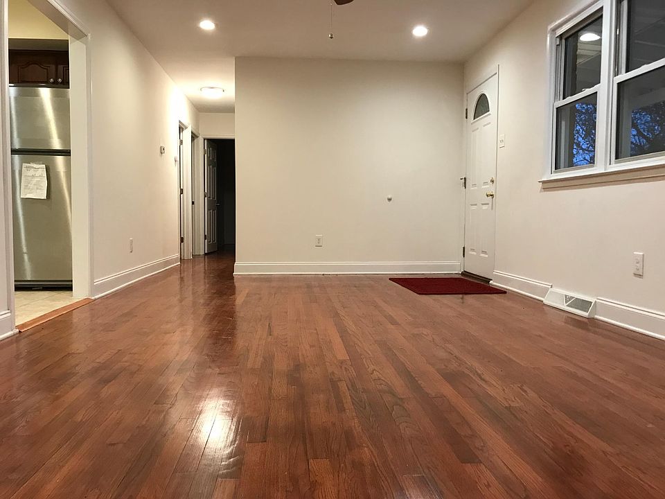 1st image of 518 Surrey Ave