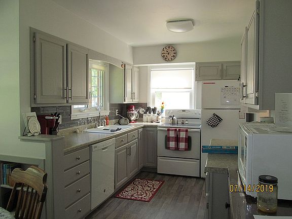 2nd image of 2219 W Charles St