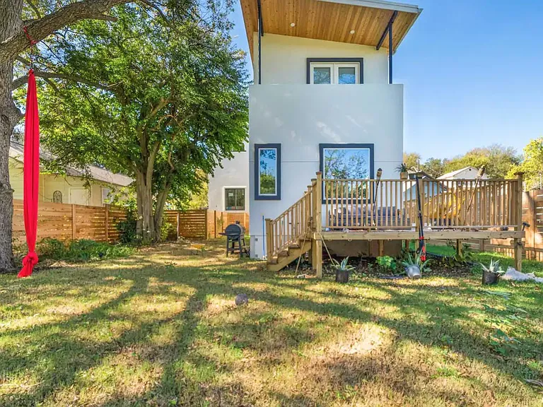 1301 Luna St — Photo 23