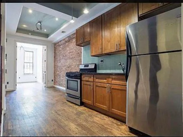 743 Park Avenue image 1 of 6