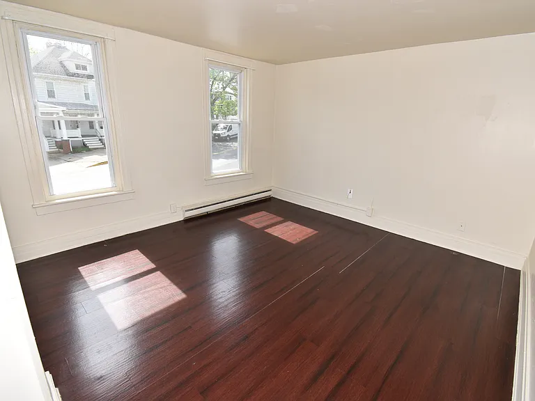 186 W Main St #B — Photo 7