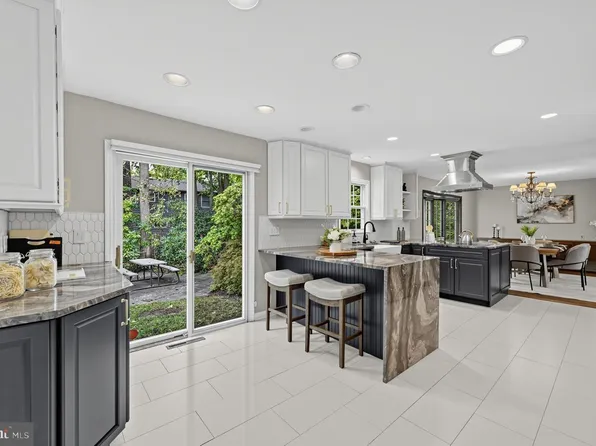 507 Fireside Ln, Cherry Hill, NJ 08003