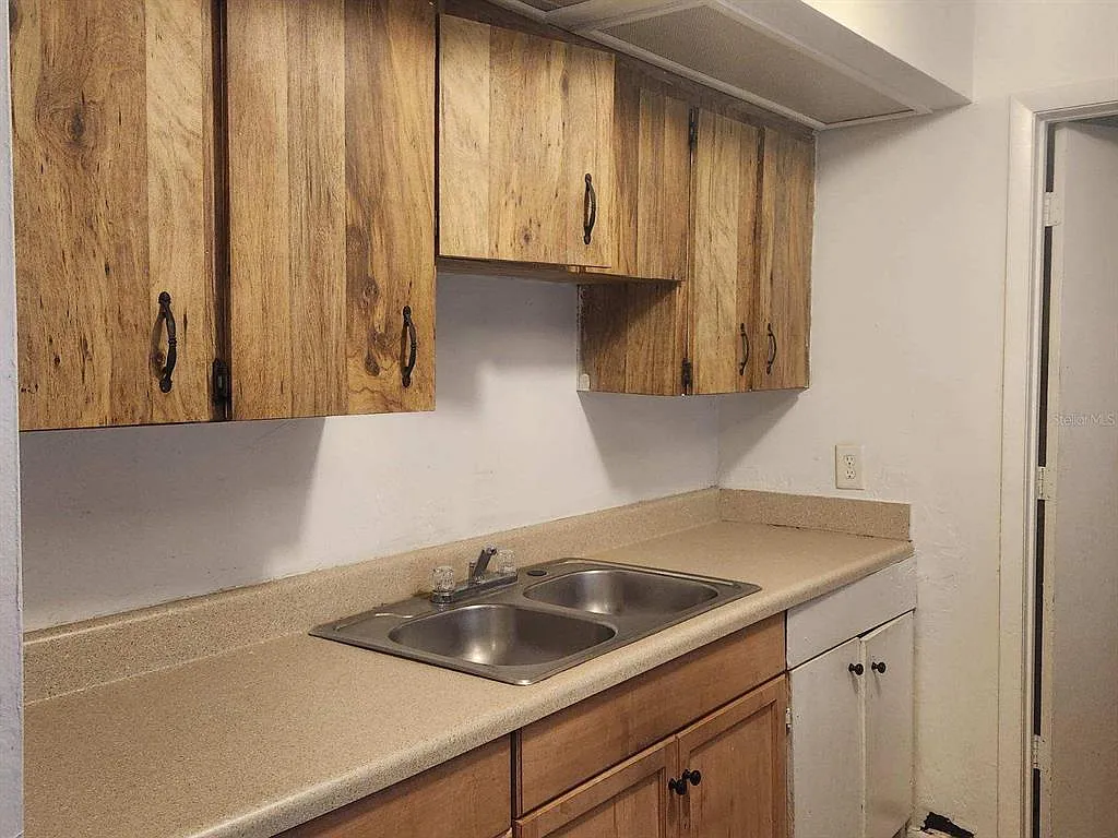 2 bed, 1.0 bath, 912 sqft, $995 — Photo 3