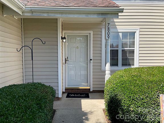 3rd image of 7809 Davinci Ln