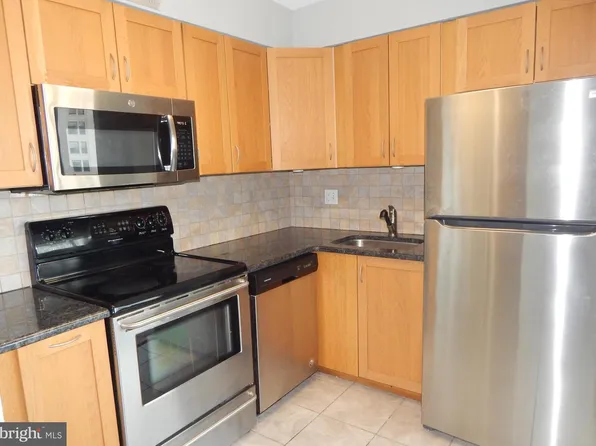 1420 Locust St APT 15B, Philadelphia, PA 19102