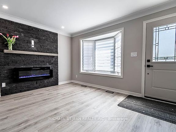 4th image of 261B Scott St #B