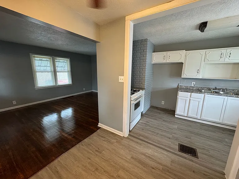 2342 E Legrande Ave — Photo 9