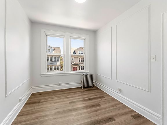 5th image of 71 Halstead St APT 1