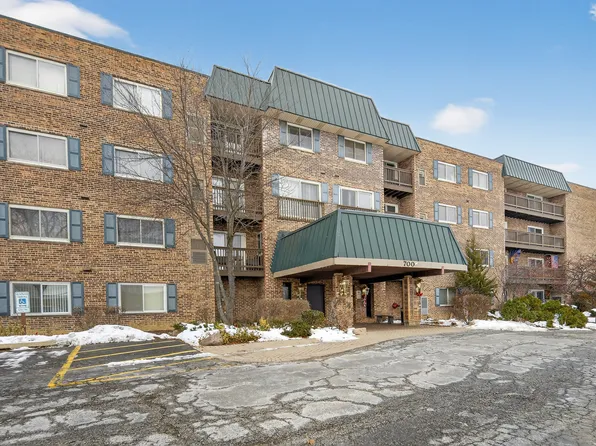 700 Perrie Dr APT 207, Elk Grove Village, IL 60007